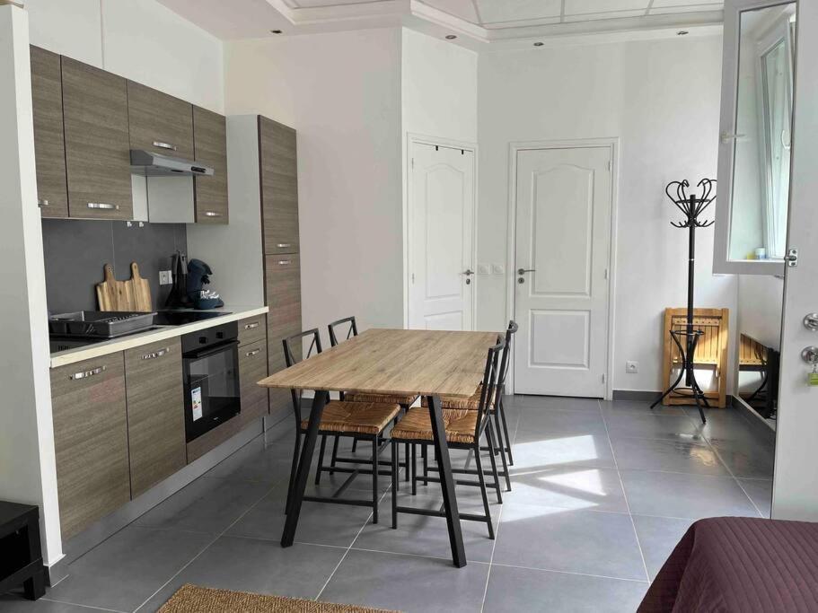 Le Luxembourg Apartamento Villeurbanne Exterior foto
