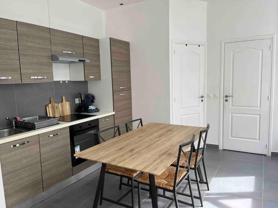 Le Luxembourg Apartamento Villeurbanne Exterior foto